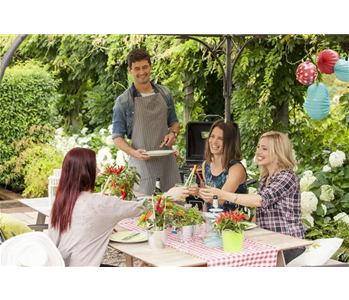 DAS PERFEKTE SOMMERFEST IM GARTEN